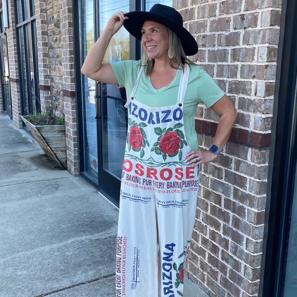 Jaded Gypsy Roses Flour Sack Market Fresh Overalls Various Size L/XL - Picture 1 of 12